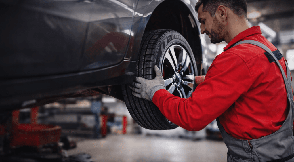 Mecânico trabalhando